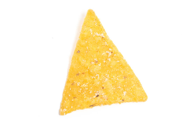 Knusprige Mais Tortilla Nachos Chips isoliert auf weißem Hintergrund Clipping Pfad - Foto, Bild