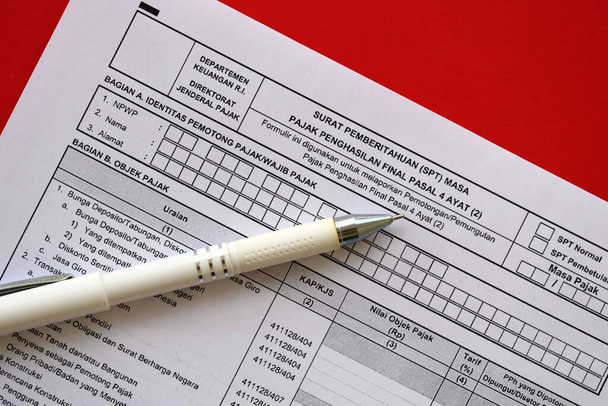 Indonéský daňový formulář oznámení dopis SPT pro konečné období zdanění příjmů článek 4 odstavec 2 na účetní tabulce - Fotografie, Obrázek