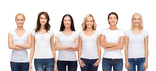 group of smiling women in blank white t-shirts - Fotoğraf, Görsel