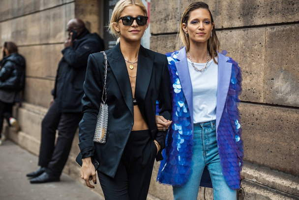 PARIS, FRANCE - MARCH 02, 2020: Caroline Daur and Helena Bordon seen outside GIAMBATTISTA VALLI show, during Paris Fashion Week FW'20-21. - Foto, Imagen
