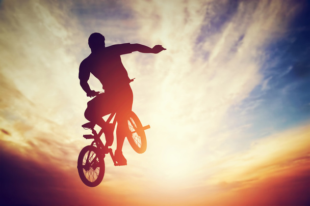 Ember jumping bmx kerékpár - Fotó, kép