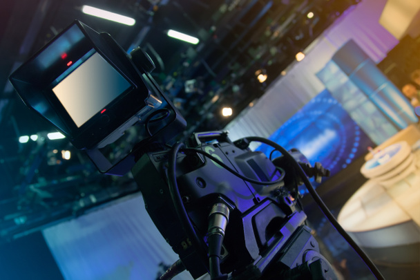 Televizní studio s kamerou a světlo - záznam televizního pořadu - Fotografie, Obrázek