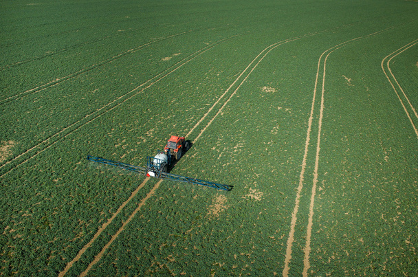 Vue aérienne du tracteur
 - Photo, image