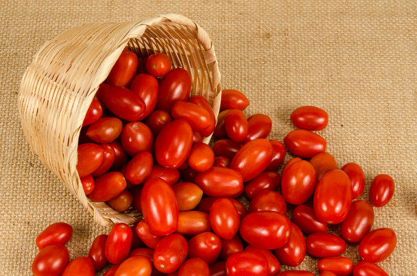 Tomates cherry
 - Foto, imagen