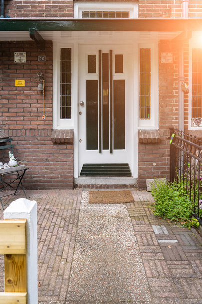 Typické holandské dveře. Holandský holandský architektonický detail, dveře v Holandsku. Holandské dveře - Fotografie, Obrázek