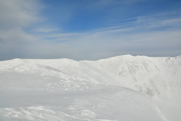 冬の北海道ジャパンスキーツーリングでヨテイヴァルカノクレーター。 高品質の写真 - 写真・画像