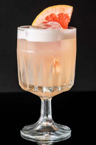 Glas Grapefruit Tequila Sour Cocktail - Foto, Bild