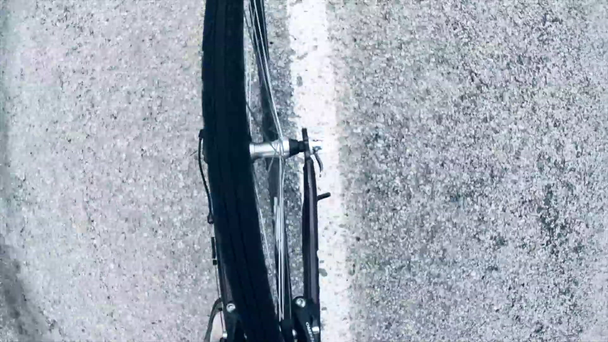 Neumático de bicicleta giratoria
 - Metraje, vídeo