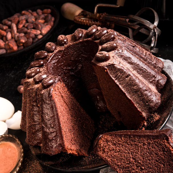 Chocolate cake close up - Foto, afbeelding