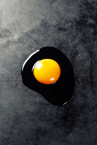 Raw egg  - Valokuva, kuva