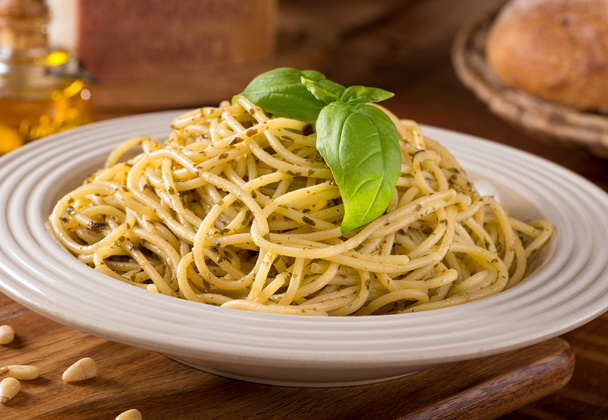 Спагетти с песто
 - Фото, изображение