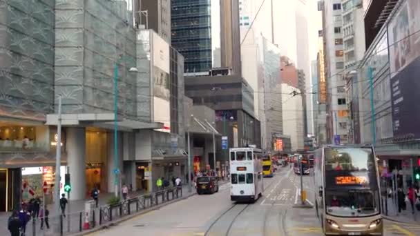 Viajeros Expolore Hong Kong City by Tram street rail way Vacaciones, Old Tram China, Hong Kong. 19 de enero de 2024. - Metraje, vídeo