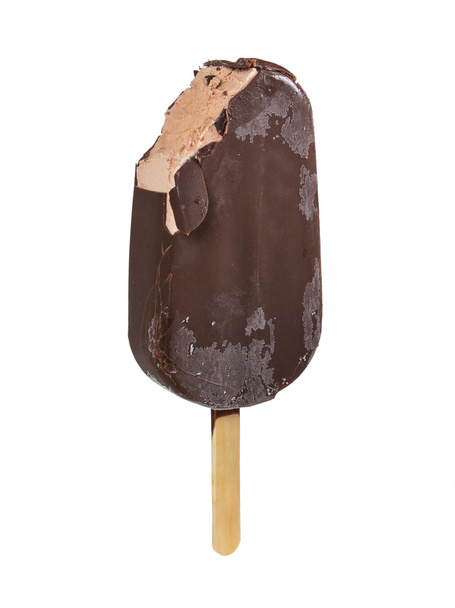 Čokoládovou zmrzlinu v poleva tmavá čokoláda   - Fotografie, Obrázek