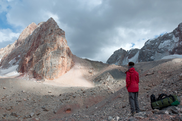 lone man admiring the stunning views of Glacier. - Фото, зображення