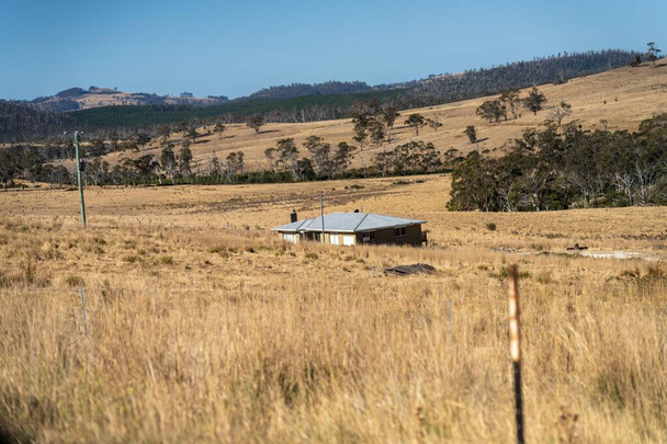 külső rács vidéki él a szabadban Ausztráliában nyáron - Fotó, kép