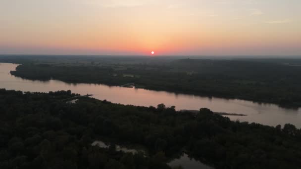 Hermoso paisaje Río Vístula Puesta del sol Kazimierz Dolny Vista aérea Polonia. Imágenes de alta calidad 4k - Imágenes, Vídeo