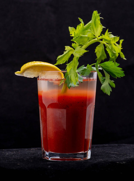 トマト ジュースとガラス - 写真・画像