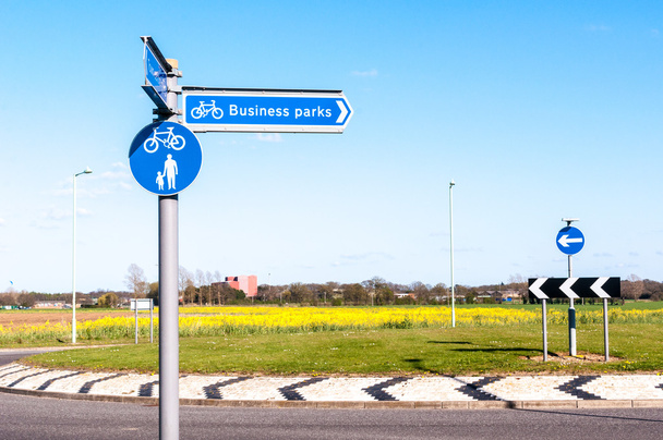 Κατεύθυνση για επιχειρηματικά πάρκα σε θάβει το St Edmunds, Αγγλία - Φωτογραφία, εικόνα