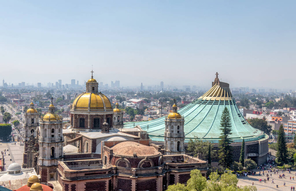 Eine Pfarrei von Santa Maria de Guadalupe Capuchinas in der Basilika CDMX Mexico, Landschaft - Foto, Bild