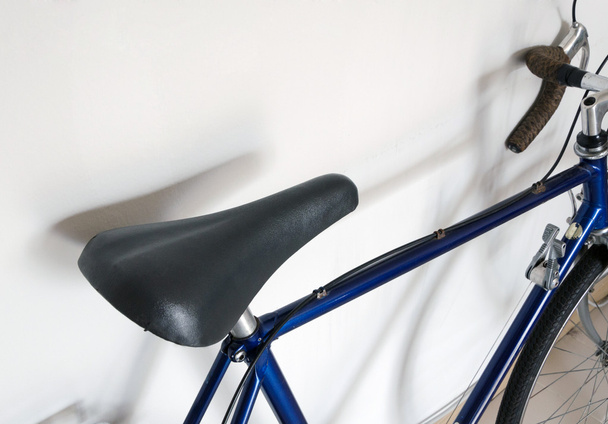 Шкіряний сідло гастрольного велосипеда
 - Фото, зображення