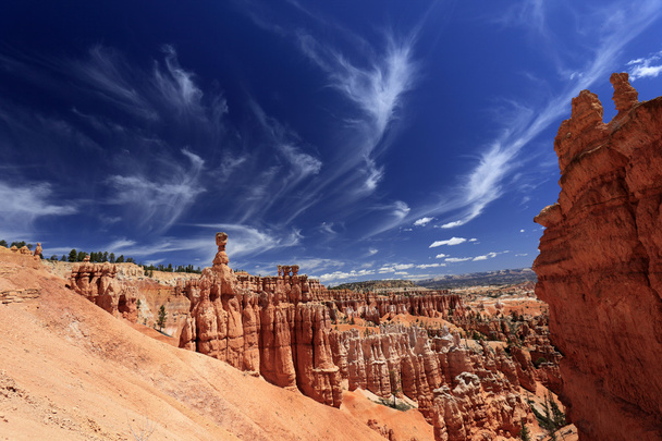 Belles formations rocheuses à Bryce Canyon
 - Photo, image