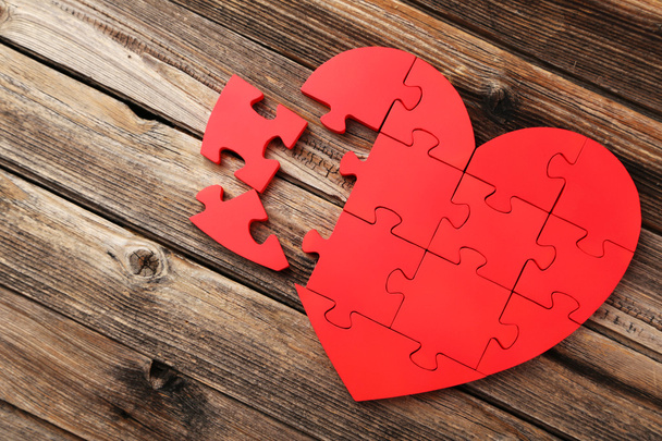 Red puzzle heart - Фото, зображення