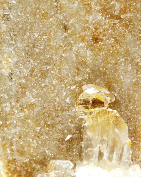 cristales geológicos de geoda citrina
  - Foto, imagen