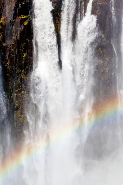 Wiktoria stać się płatnym z rainbow na wodzie - Zdjęcie, obraz