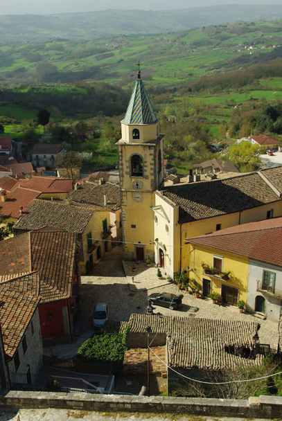 Eglise Madonna del Carmine - San Marco dei Cavoti, province du Bénévent en Campanie, est connue comme la ville de nougat, une production locale typique. - Photo, image
