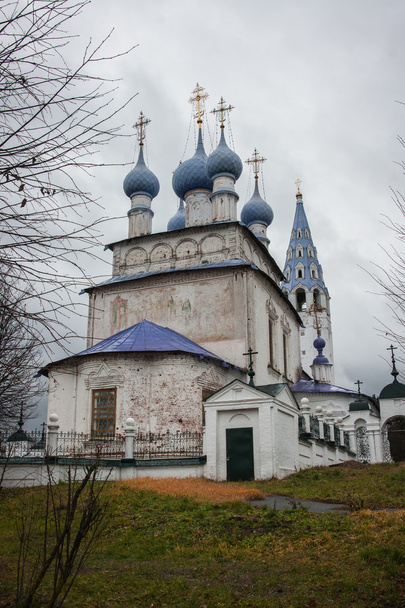 White stone church at Palekh - Zdjęcie, obraz