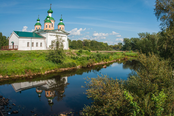 White church on the bank of the river - Fotó, kép