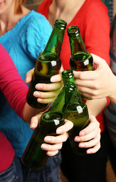Beer in female hands - Foto, Bild