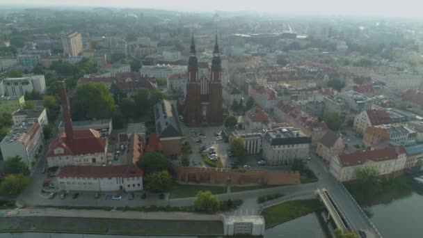 美しいパノラマ大聖堂オポール空中ビューポーランド. 高品質の4k映像 - 映像、動画
