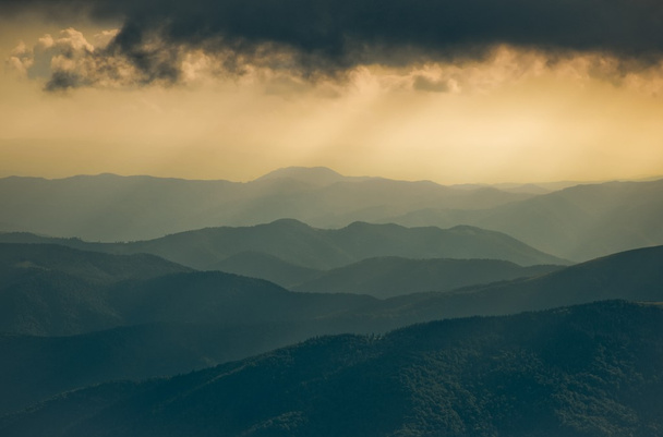 Karpatlar dağlar - Fotoğraf, Görsel