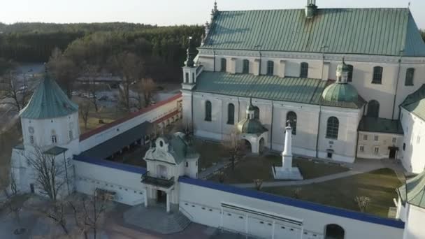 Hermoso monasterio Lezajsk Vista aérea Polonia. Imágenes de alta calidad 4k - Metraje, vídeo