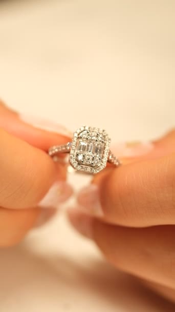 luxe gouden en diamanten sieraden - Video