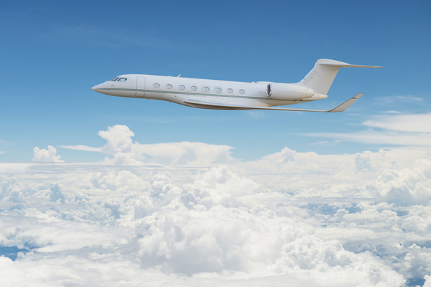 Частный самолет, летящий в небе
 - Фото, изображение