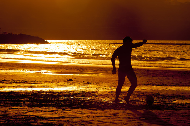 Fußball-Sonnenuntergang - Foto, Bild