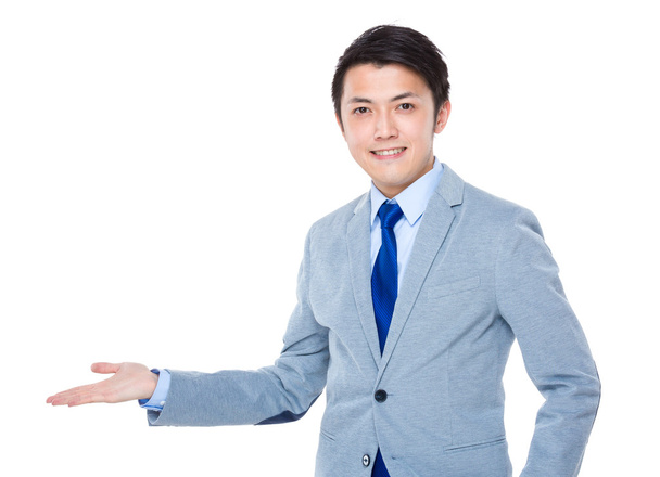 Азиатский привлекательный бизнесмен в деловом костюме
 - Фото, изображение
