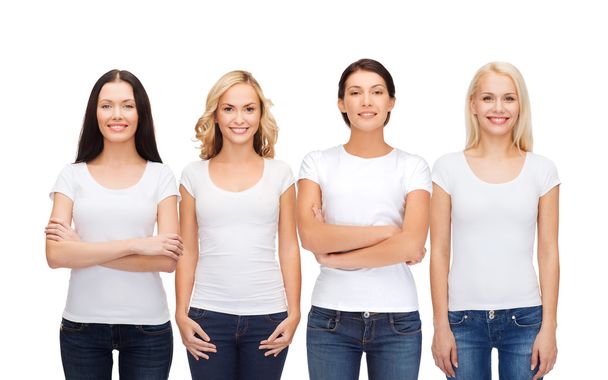 group of smiling women in blank white t-shirts - Foto, Imagem