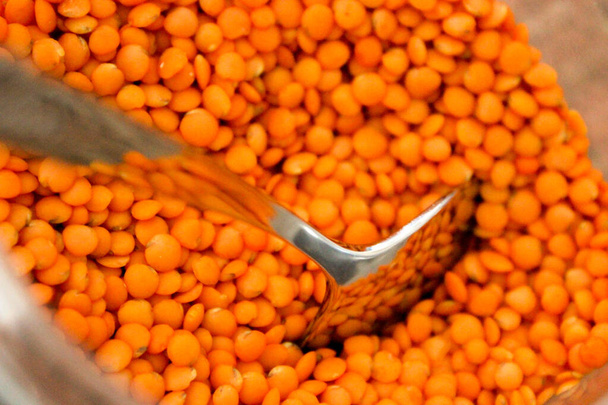 Preparação de sopa de lentilha na cozinha vista de perto - Foto, Imagem