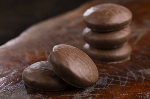Бразильское медовое печенье с шоколадом - Pao de mel. - Фото, изображение