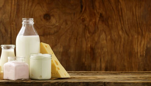 productos lácteos leche, requesón, queso, mantequilla - Foto, imagen