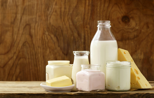 productos lácteos leche, requesón, queso, mantequilla - Foto, imagen