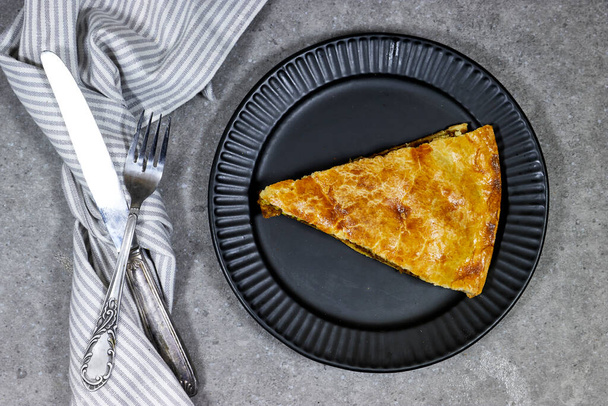 domácí plátky Masový koláč z masa a sýra a vajec - Fotografie, Obrázek