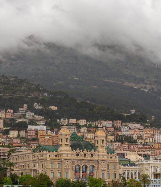 Panorámás kilátás a Monte Carlo kikötő és a városkép. Monacói Hercegség, Francia Riviéra - Fotó, kép