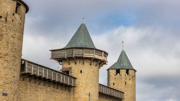 Castelo de Carcassonne em França. Impressionante fortaleza medieval
 - Foto, Imagem