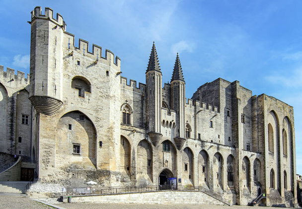 Palast der Päpste oder Palais des Pape auf Französisch. Avignon; Vaucluse, Frankreich - Foto, Bild