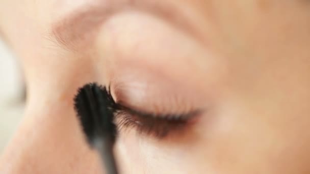 Zbliżenie makijaż oczu - Materiał filmowy, wideo