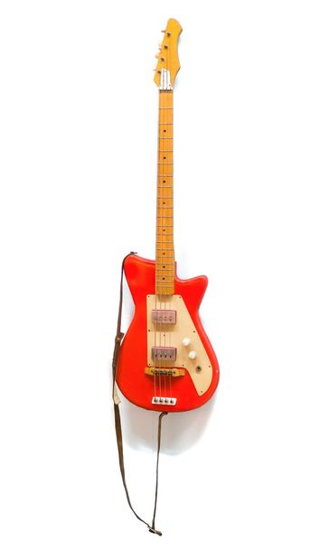 Електрична гітара на білому тлі
 - Фото, зображення